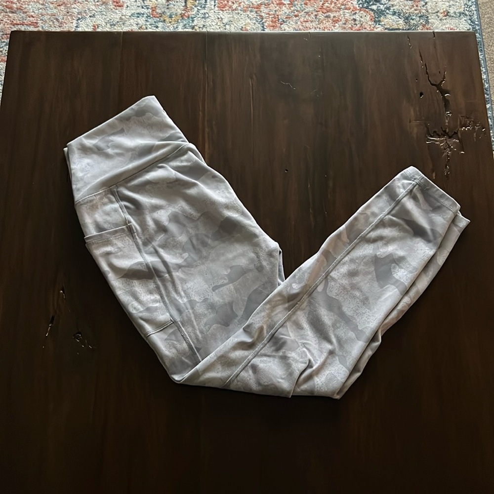 Athletic leggings